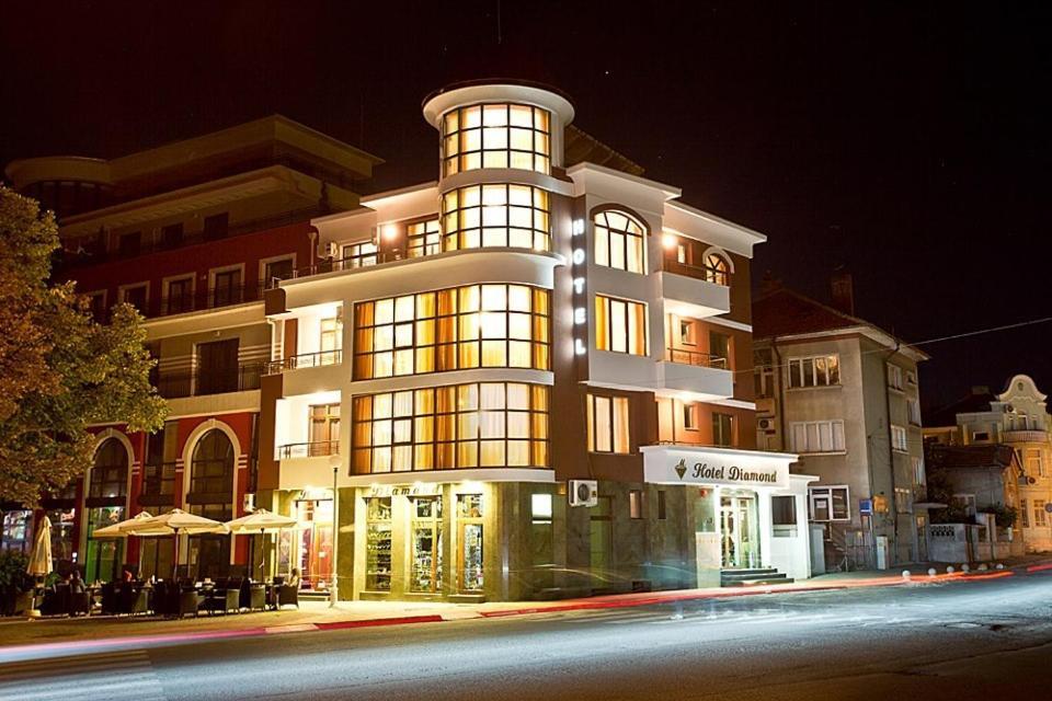 Hotel Diamond Kazanlŭk Exterior foto